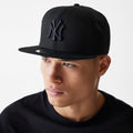 New York Yankees Black On Black 9FIFTY Cap-zelvios
