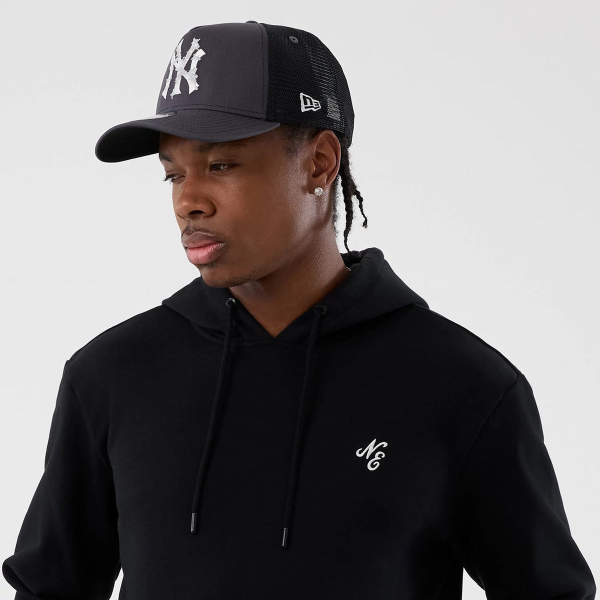 New Era Street Graphic Black Pullover Hoodie-zelvios