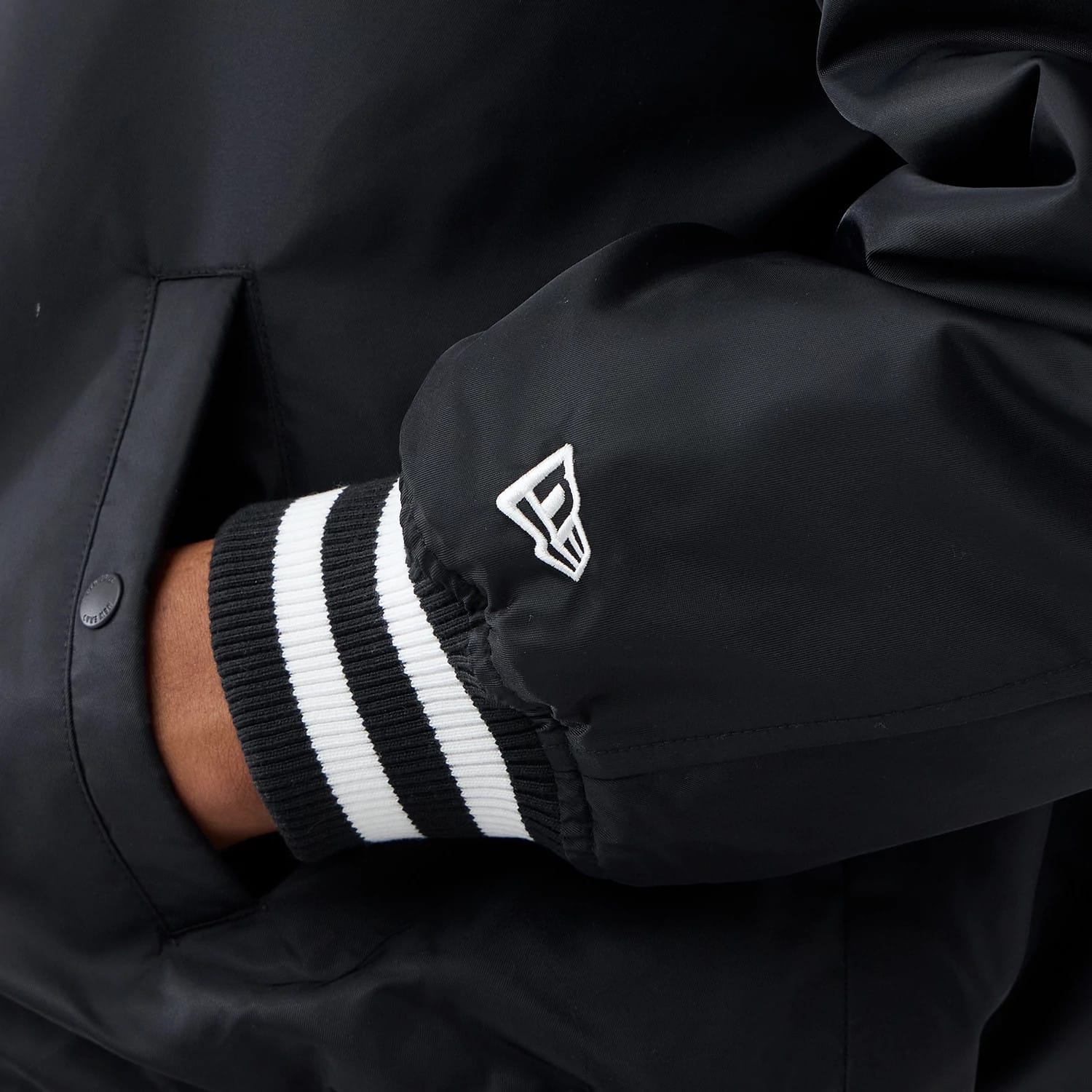 Chicago White Sox MLB Authentic Black Stadium Jacket-kentox