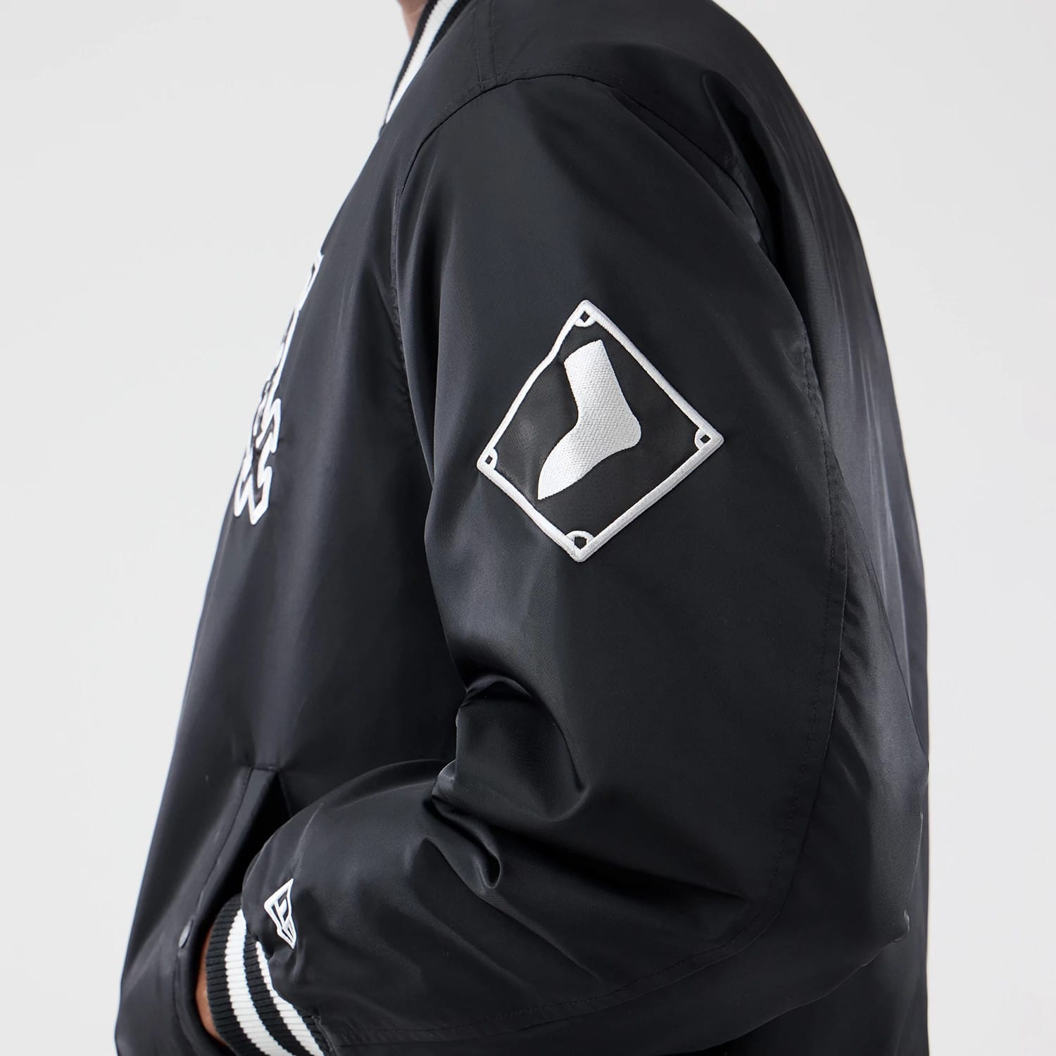 Chicago White Sox MLB Authentic Black Stadium Jacket-kentox