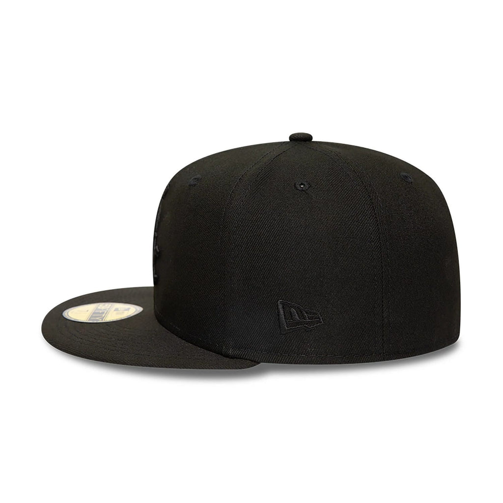 Chicago White Sox MLB Black on Black 59FIFTY Fitted Cap-zelvios