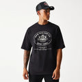New Era Crest Black Oversized T-Shirt-zelvios