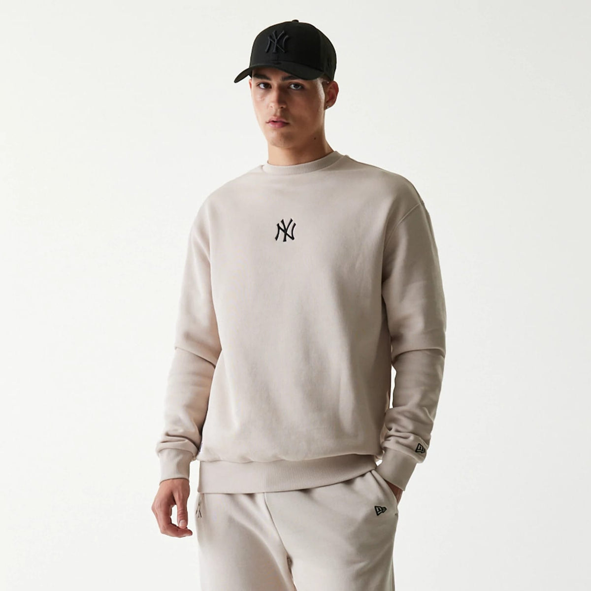New York Yankees MLB League Essential Midi Cream Oversized Crew Neck Sweater-zelvios