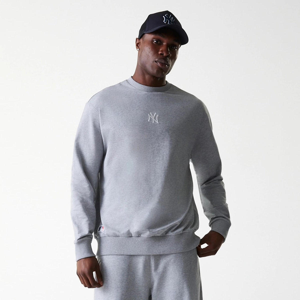 New York Yankees MLB League Essential Midi Grey Oversized Crew Neck Sweater-zelvios