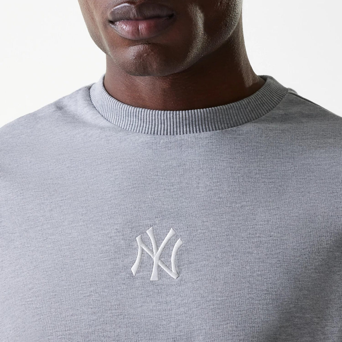 New York Yankees MLB League Essential Midi Grey Oversized Crew Neck Sweater-zelvios
