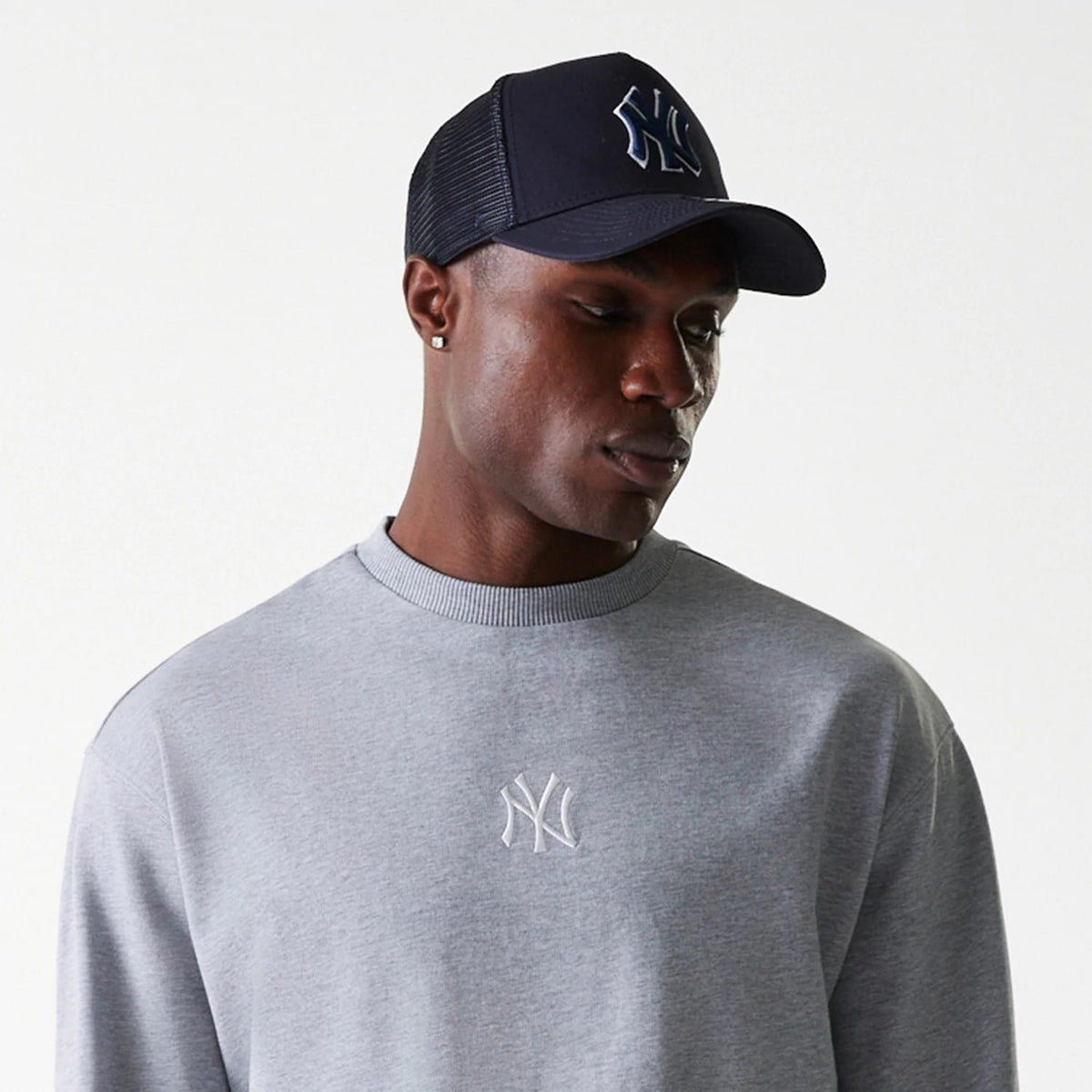 New York Yankees MLB League Essential Midi Grey Oversized Crew Neck Sweater-zelvios