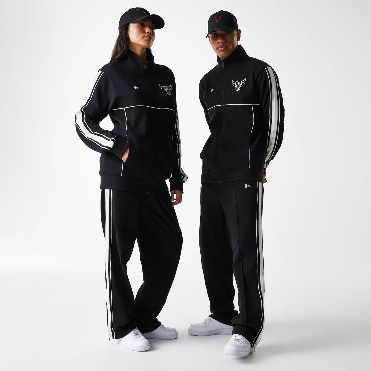 Chicago Bulls NBA Outline Black Track Jacket-zelvios