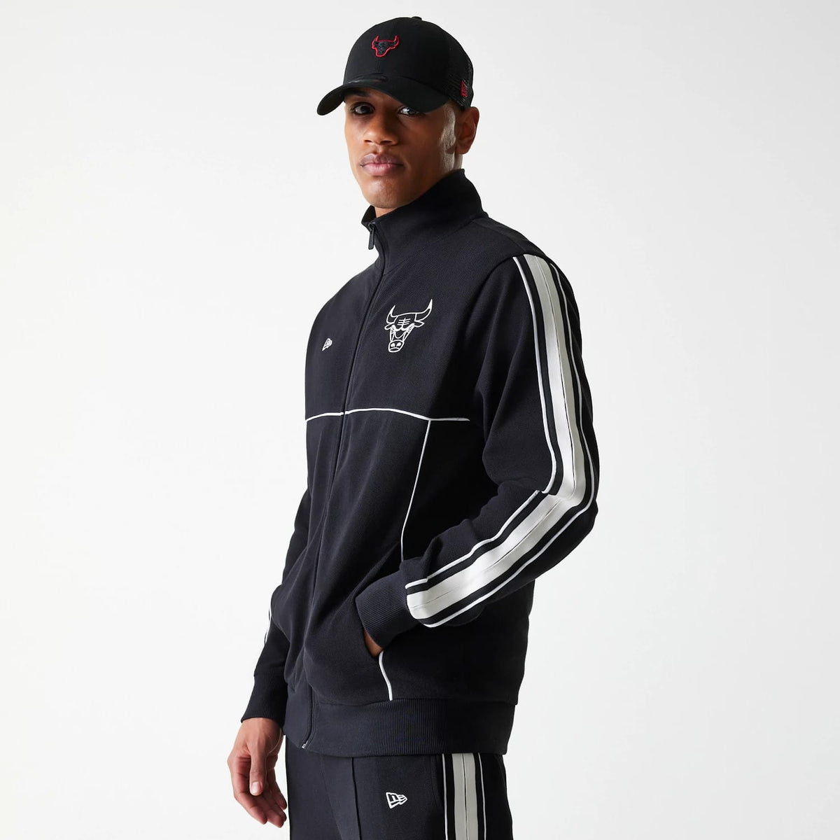 Chicago Bulls NBA Outline Black Track Jacket-zelvios