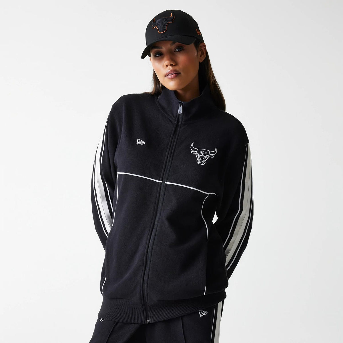 Chicago Bulls NBA Outline Black Track Jacket-zelvios