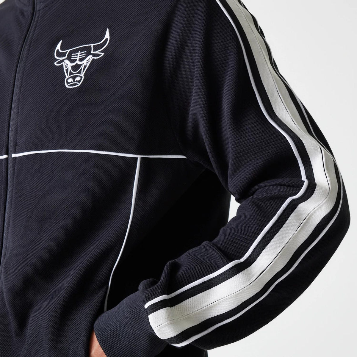 Chicago Bulls NBA Outline Black Track Jacket-zelvios