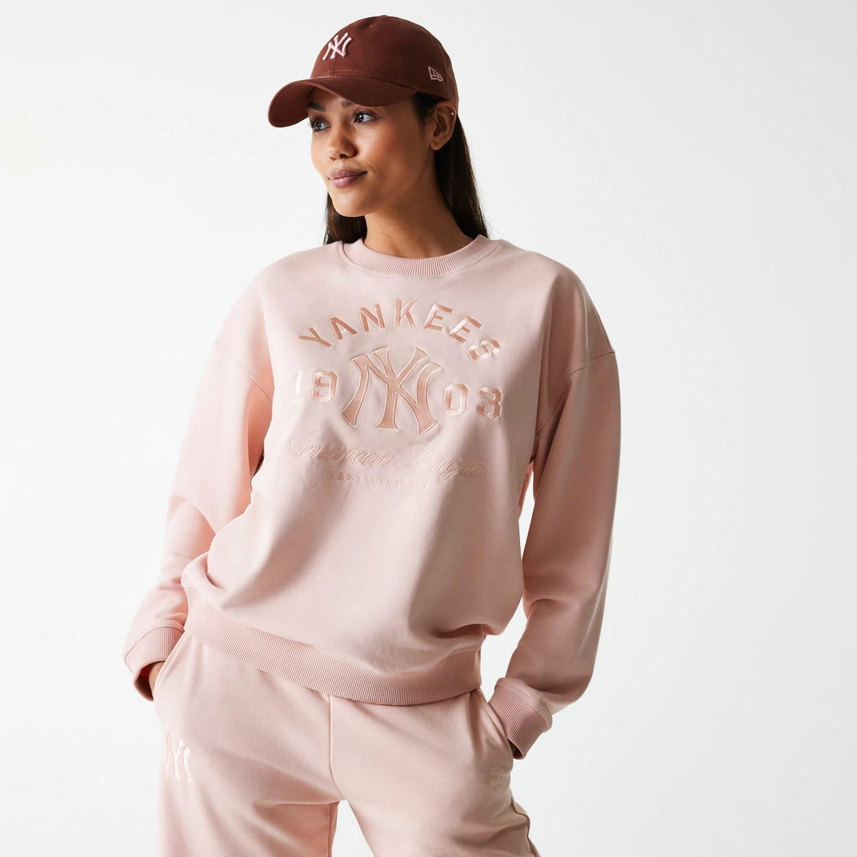 New York Yankees Womens MLB Tonal Graphic Pastel Pink Oversized Crew Neck Sweater-zelvios