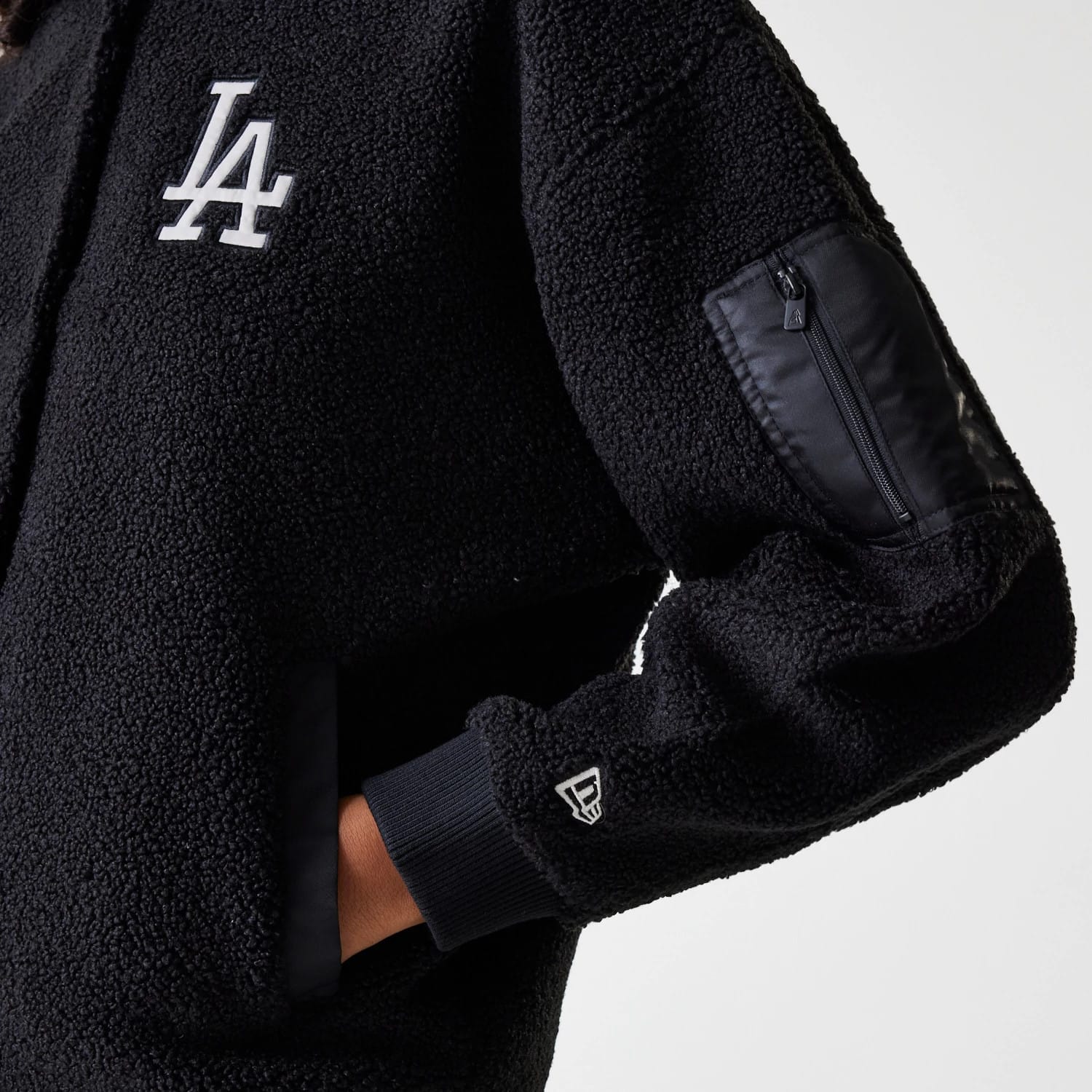 LA Dodgers Womens MLB Black Oversized Sherpa Bomber Jacket-kentox