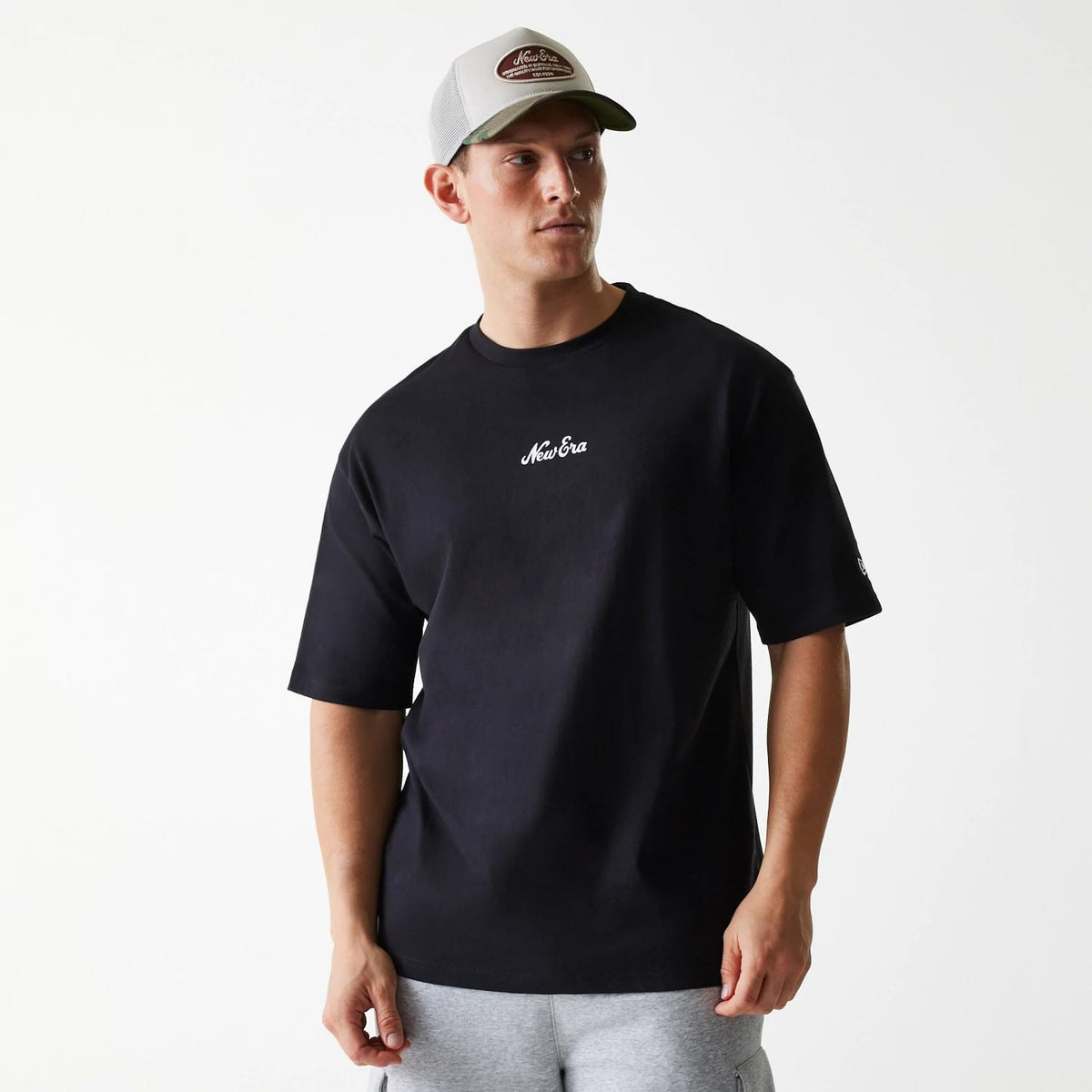 New Era Trucker Patch Black Oversized T-Shirt-zelvios