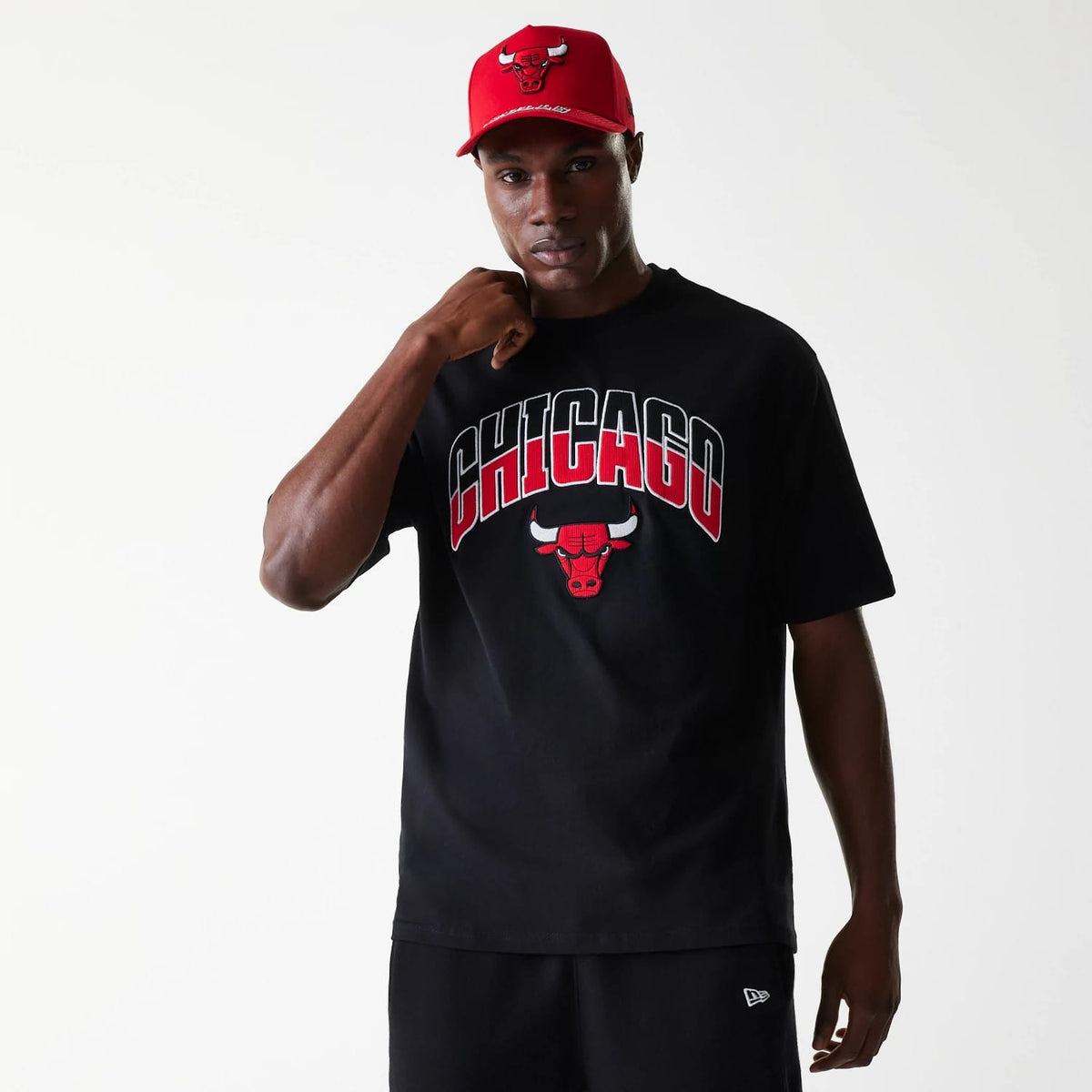 Chicago Bulls NBA Arch Graphic Black Oversized T-Shirt-zelvios