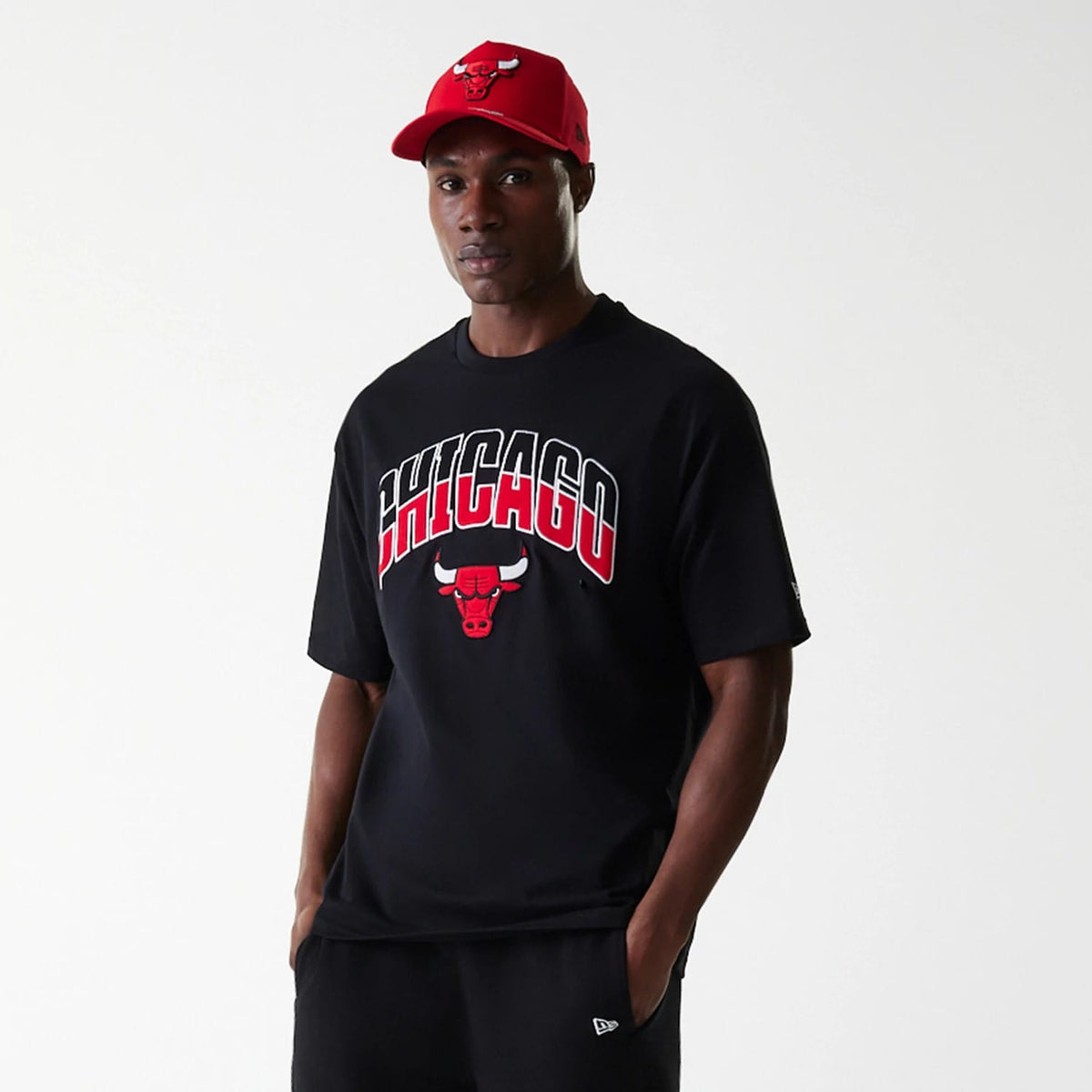 Chicago Bulls NBA Arch Graphic Black Oversized T-Shirt-zelvios