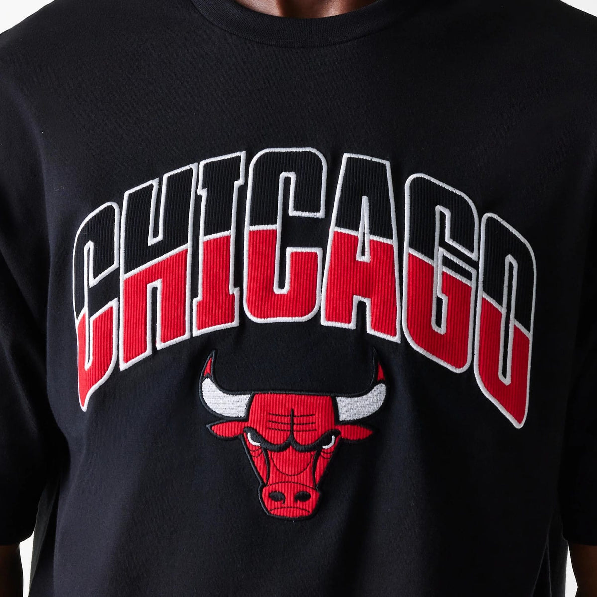 Chicago Bulls NBA Arch Graphic Black Oversized T-Shirt-zelvios