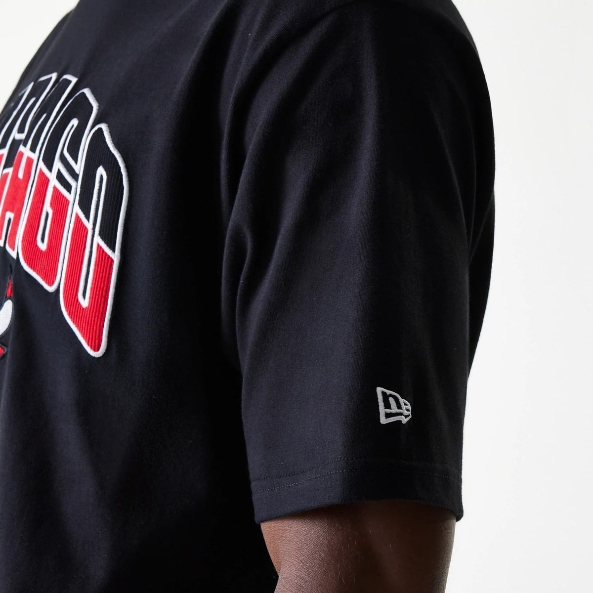Chicago Bulls NBA Arch Graphic Black Oversized T-Shirt-zelvios