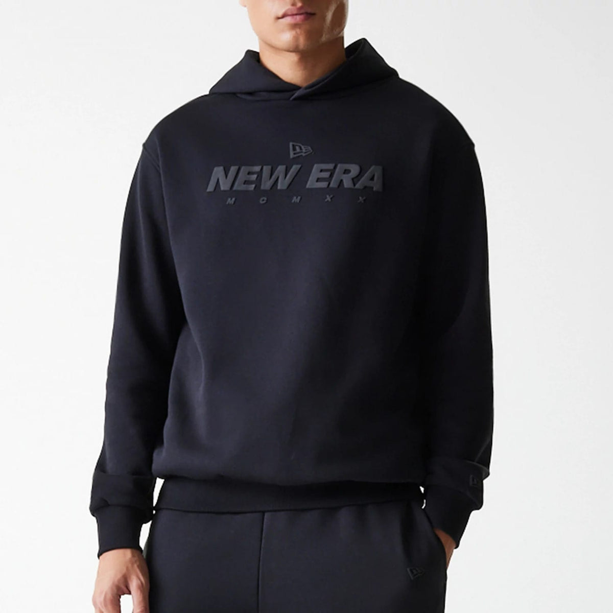 New Era Tech Black Oversized Pullover Hoodie-zelvios