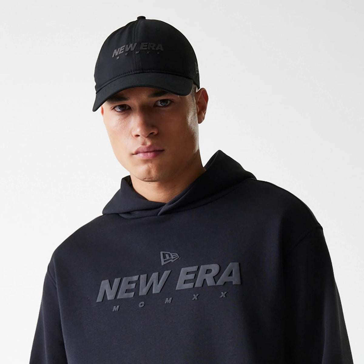 New Era Tech Black Oversized Pullover Hoodie-zelvios