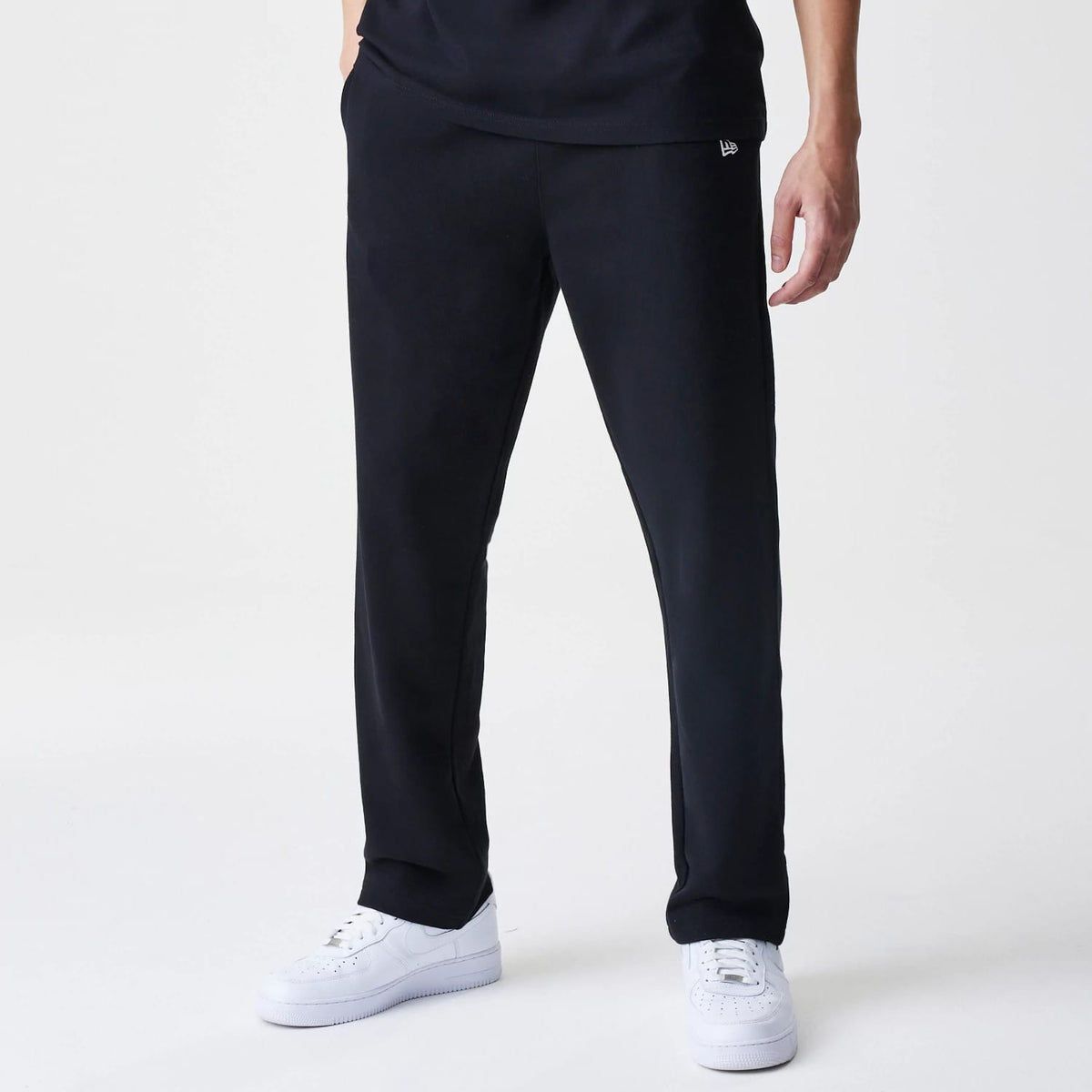 New Era Premium Essential Black Joggers-zelvios