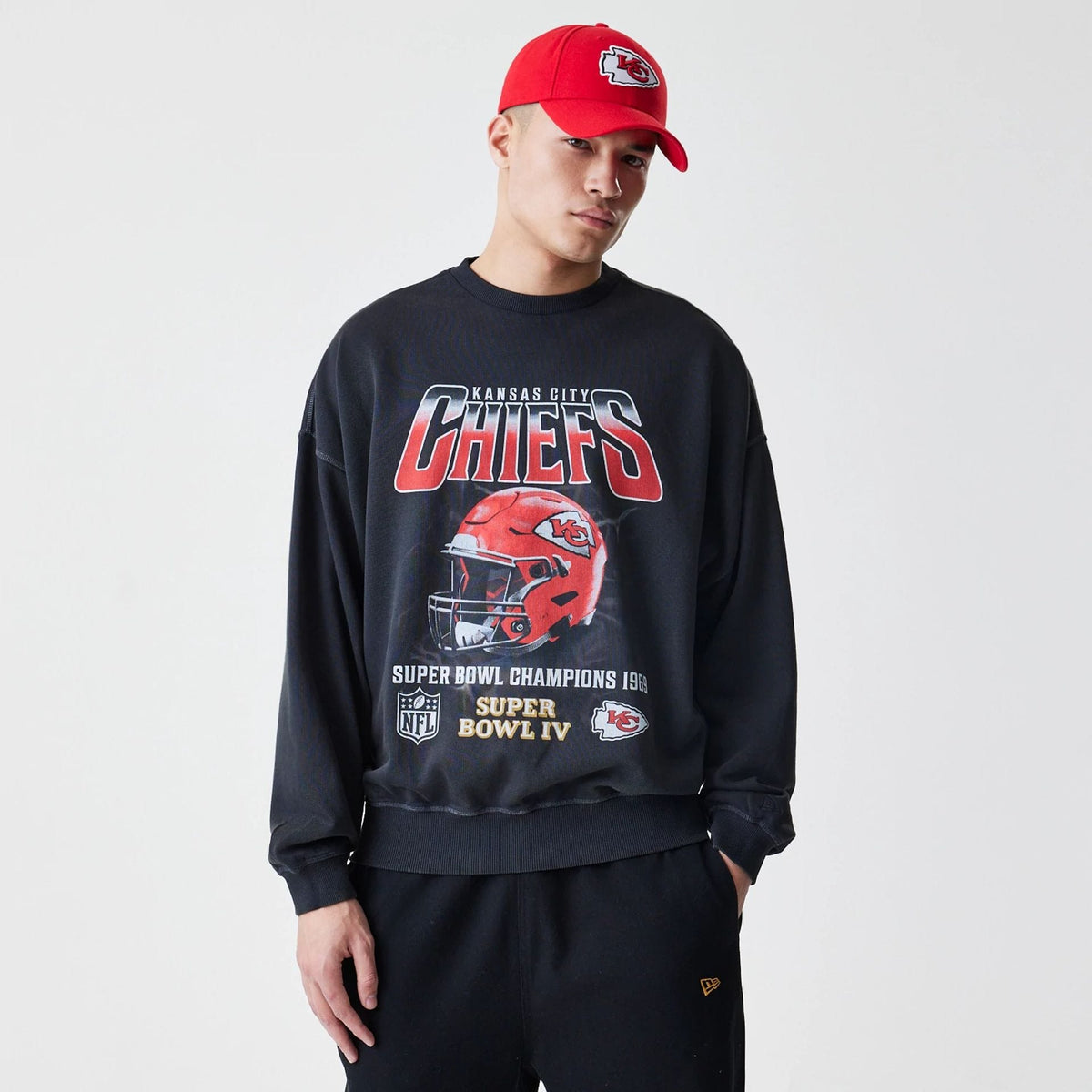Kansas City Chiefs NFL Washed Boxy Black Oversized Crew Neck Sweater-zelvios