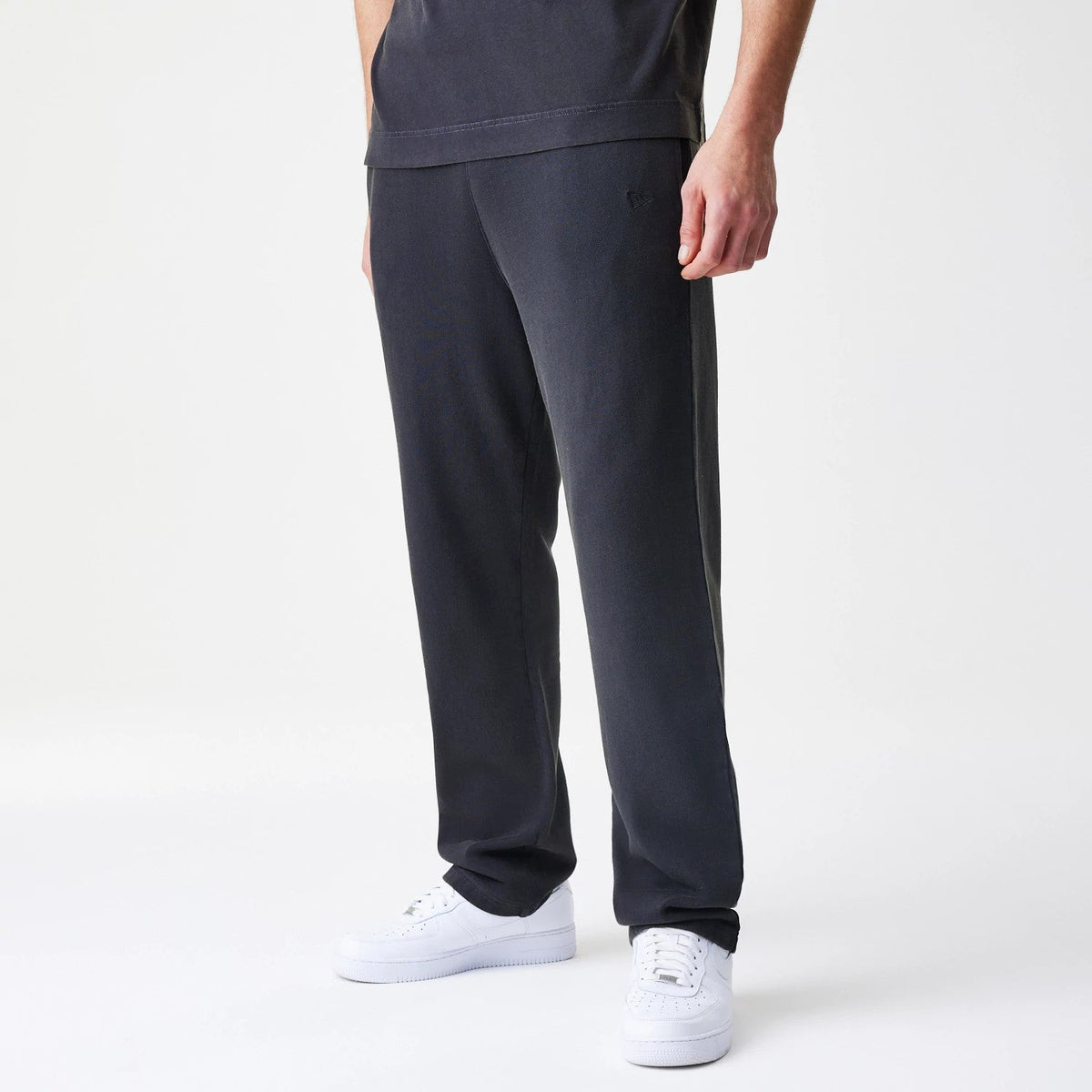 New Era Washed Black Straight Leg Joggers-zelvios