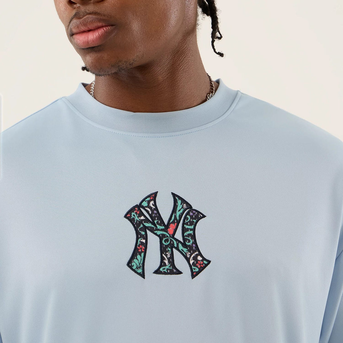 New York Yankees MLB Mesh Infill Pastel Blue Oversized T-Shirt-zelvios