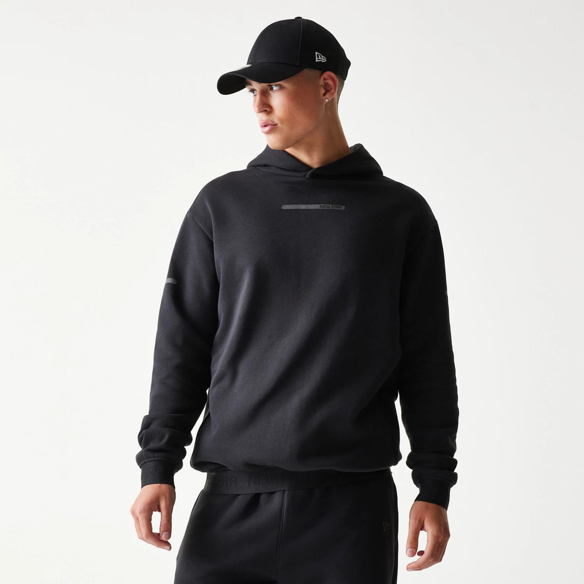 New Era Tech Black Oversized Pullover Hoodie-zelvios