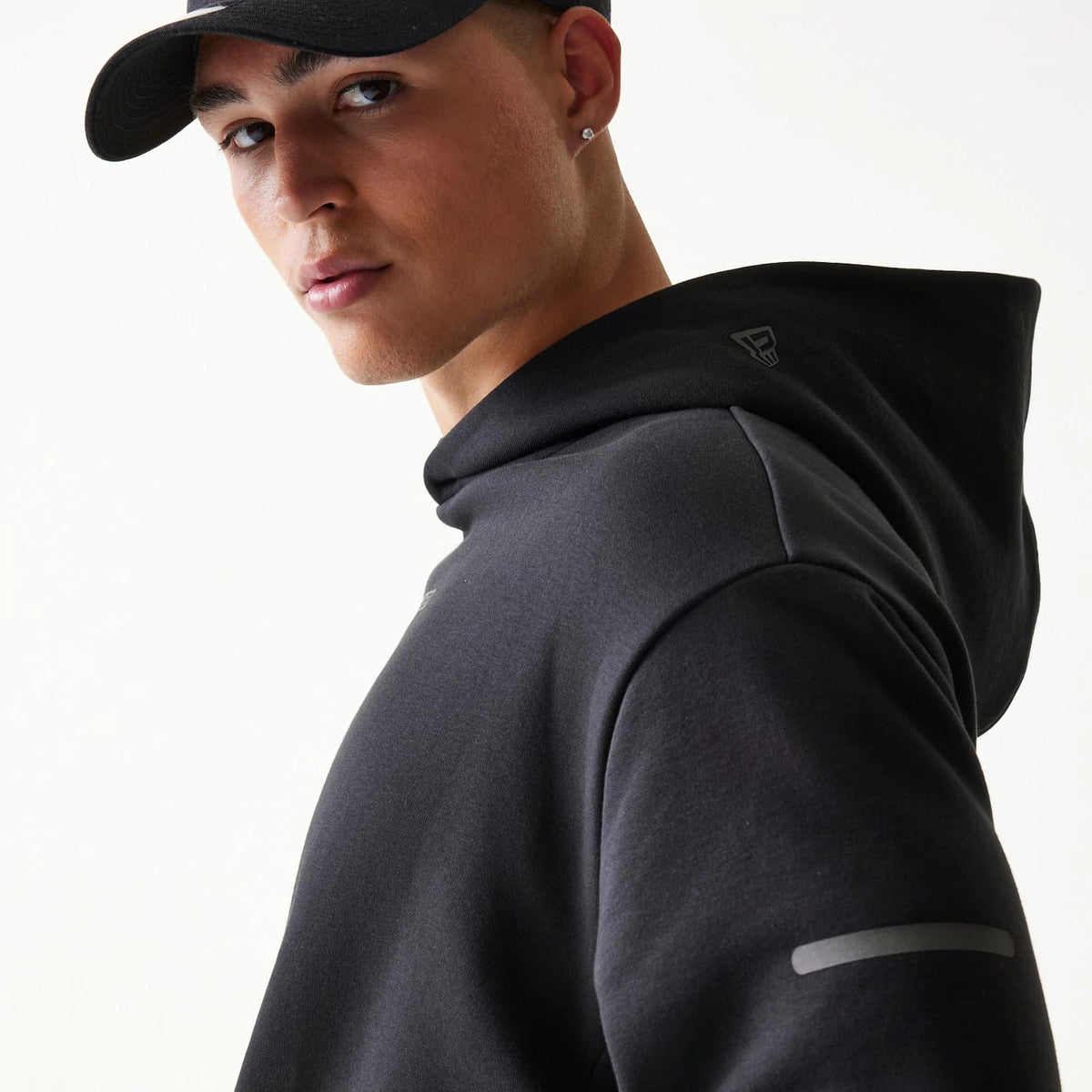 New Era Tech Black Oversized Pullover Hoodie-zelvios