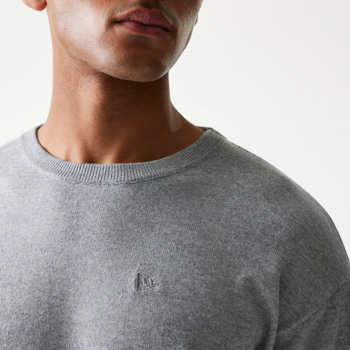 New Era Essential Flag Grey Knitted Sweater-zelvios