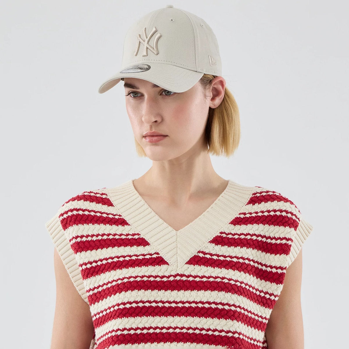New York Yankees Womens MLB Knit Stripe Dark Red Sleeveless V-neck Sweater-zelvios