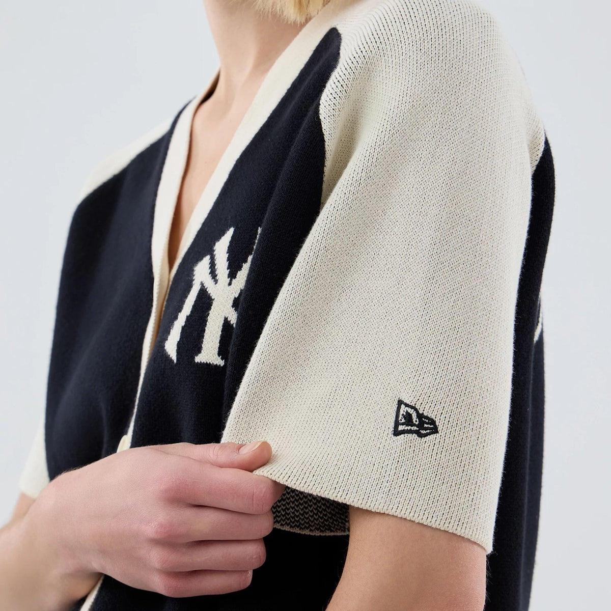 New York Yankees Womens MLB Knit Stripe Black Short Sleeve Cardigan-zelvios
