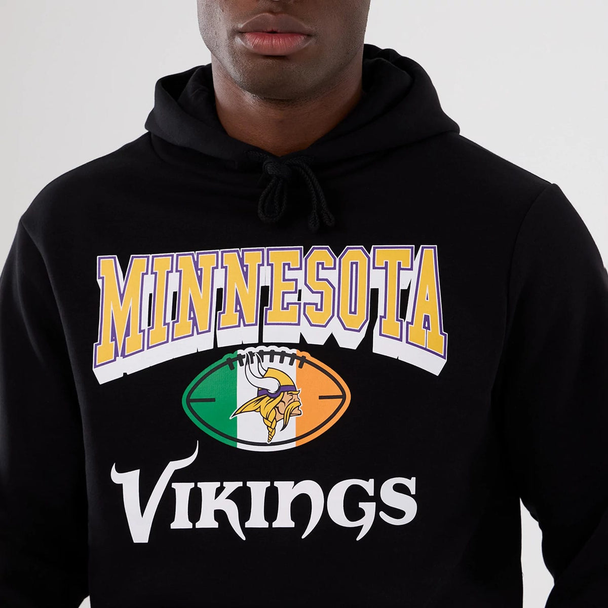 Minnesota Vikings NFL International Series Games 2025 Black Pullover Hoodie-zelvios