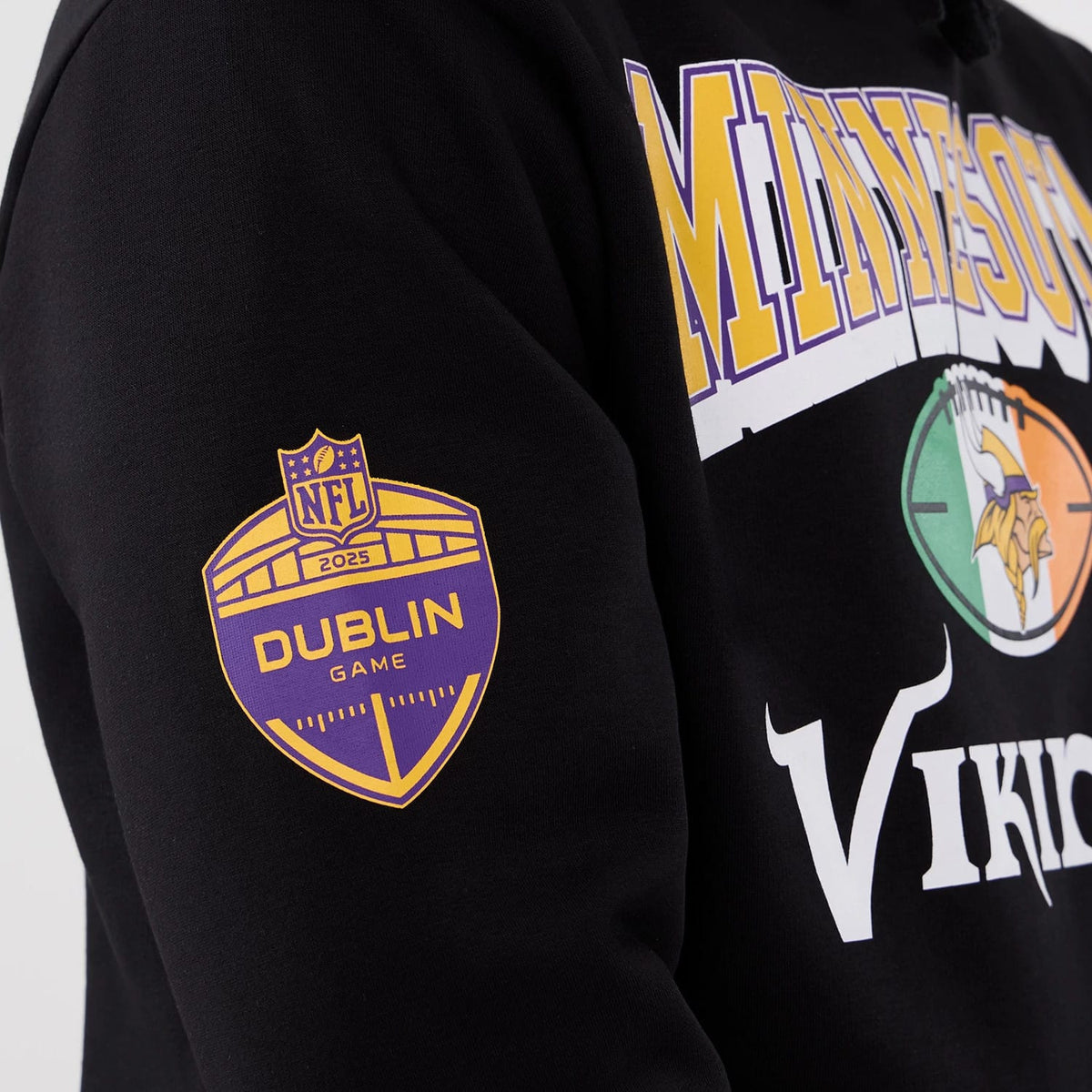 Minnesota Vikings NFL International Series Games 2025 Black Pullover Hoodie-zelvios
