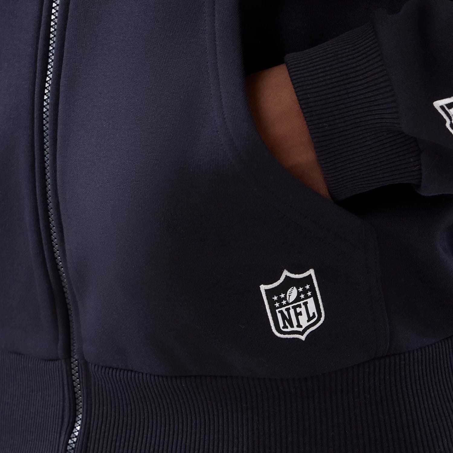 Denver Broncos NFL International Series Games 2025 Navy Premium Pullover Hoodie-kentox