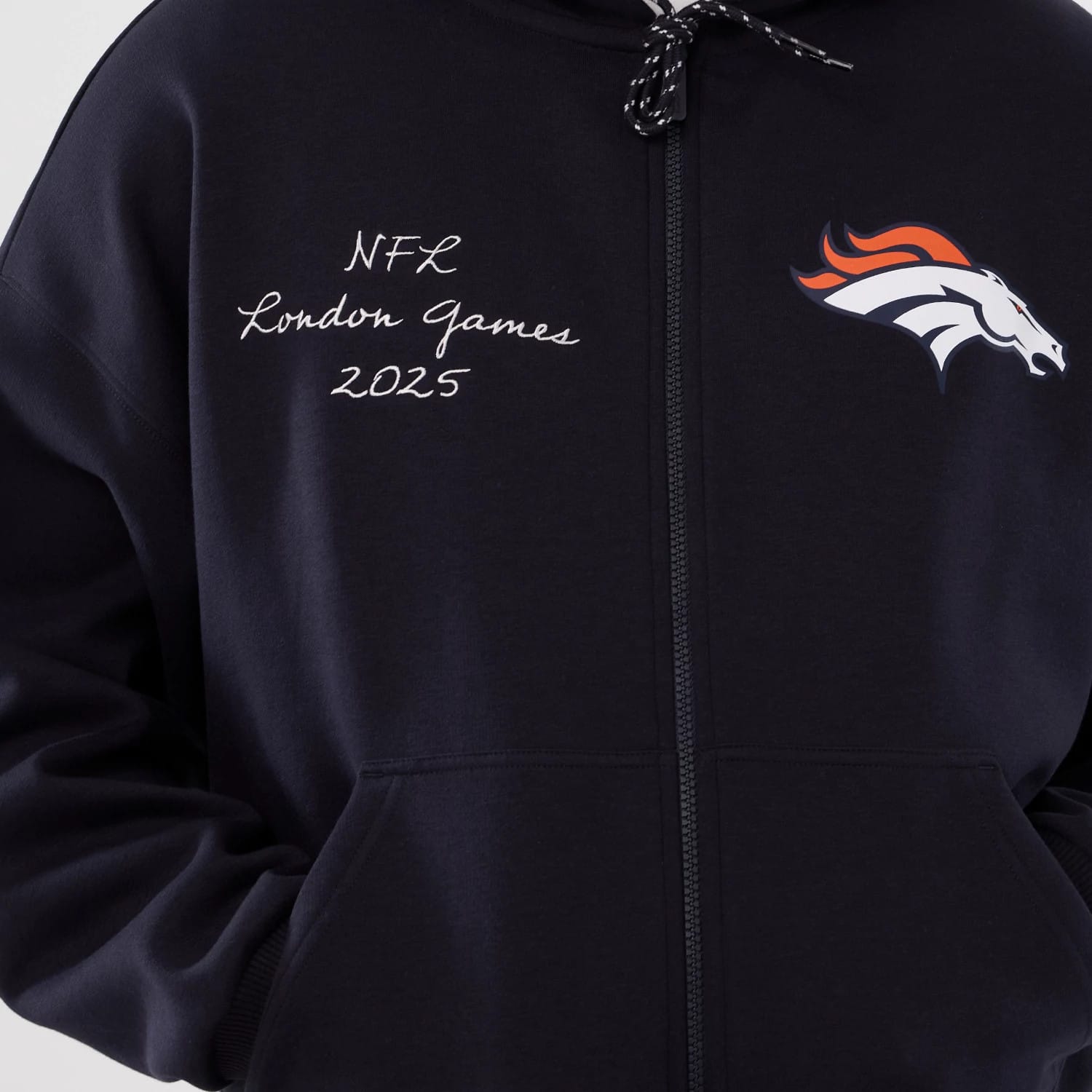 Denver Broncos NFL International Series Games 2025 Navy Premium Pullover Hoodie-kentox