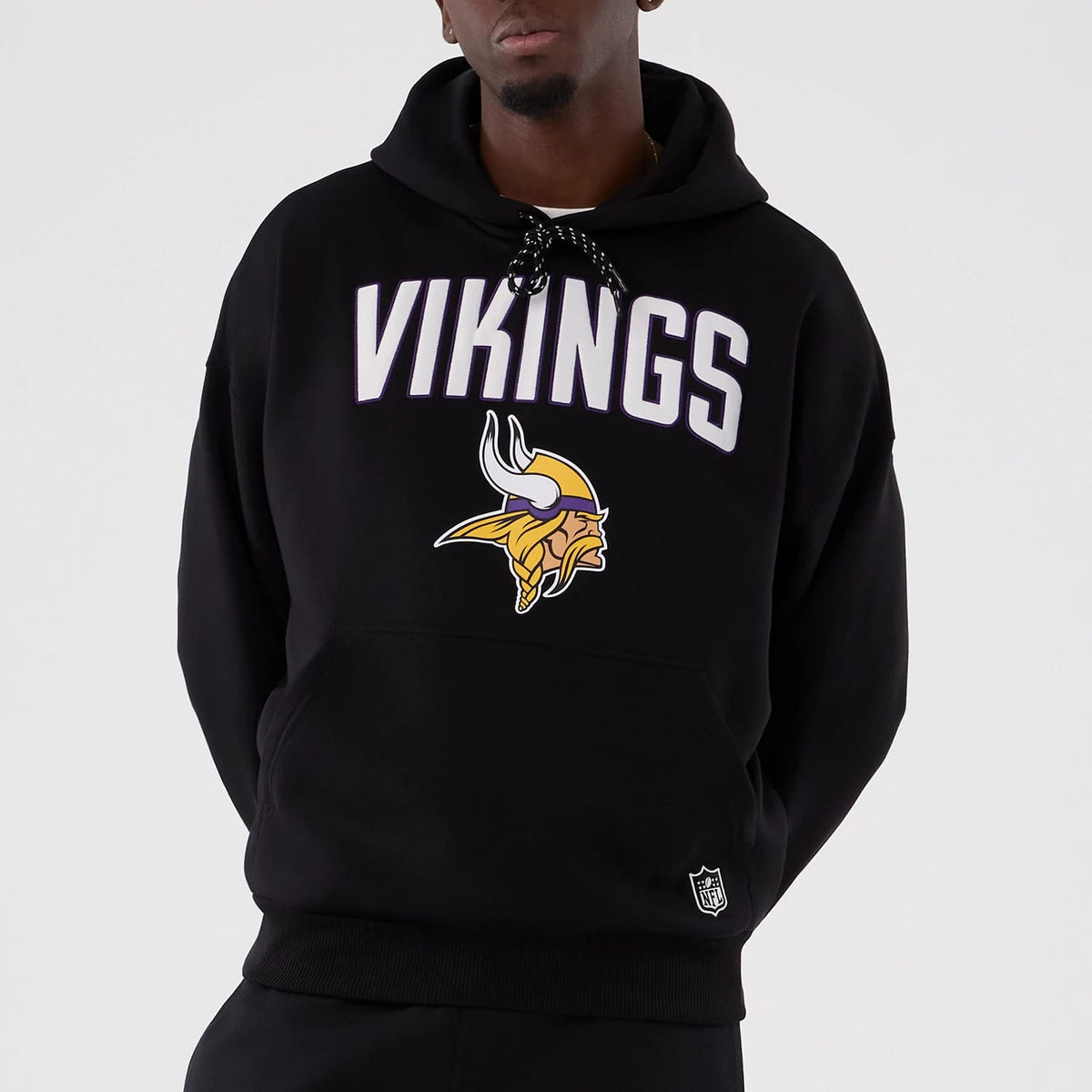 Minnesota Vikings NFL International Series Games 2025 Black Premium Pullover Hoodie-zelvios
