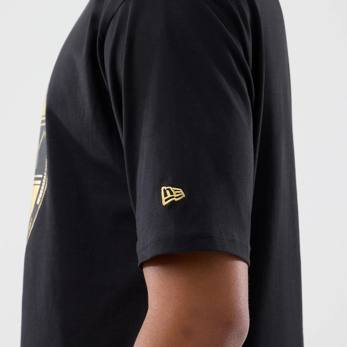 New Era Sticker London Black Oversized T-Shirt-zelvios