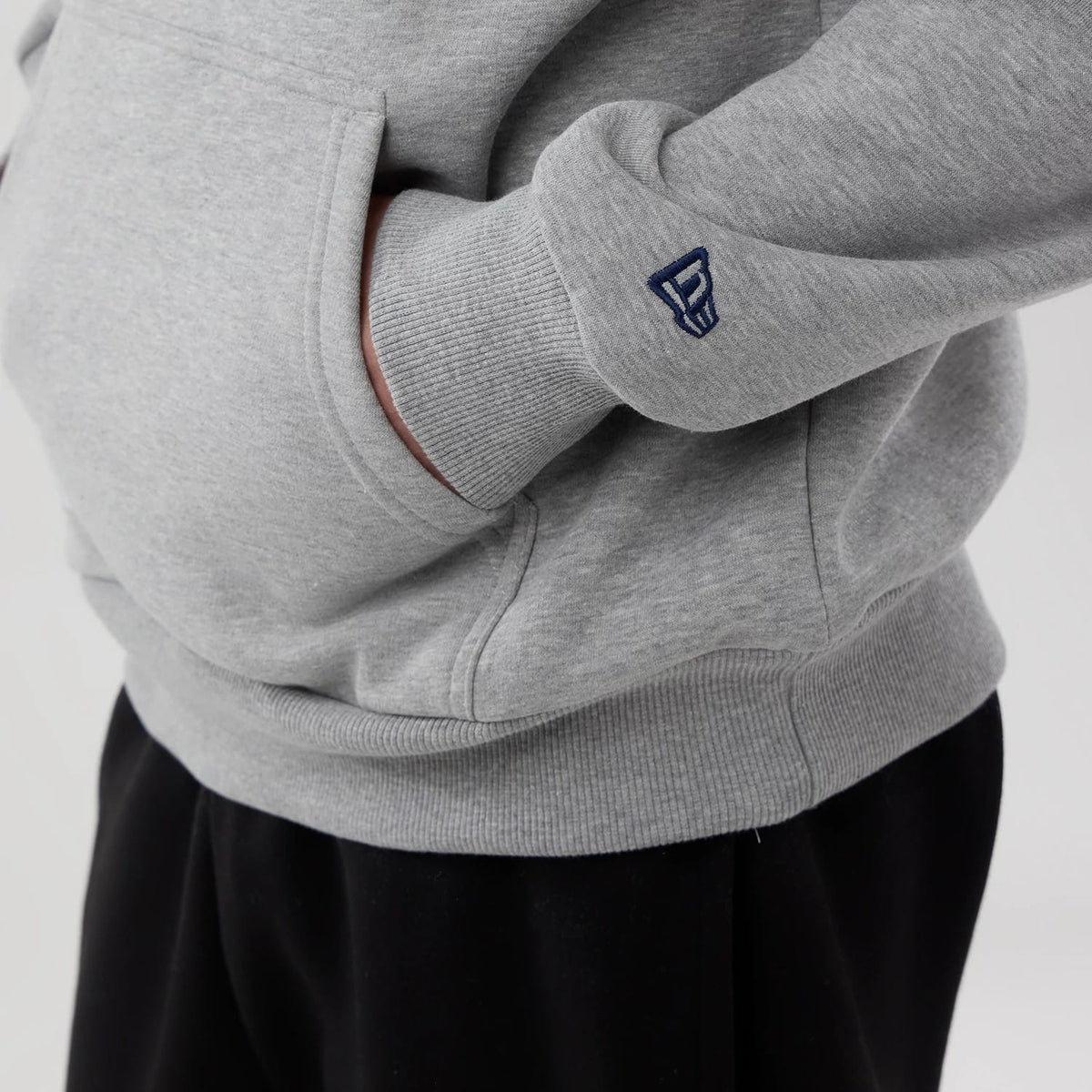 Memphis Grizzlies NBA London Game 2026 Grey Pullover Hoodie-zelvios
