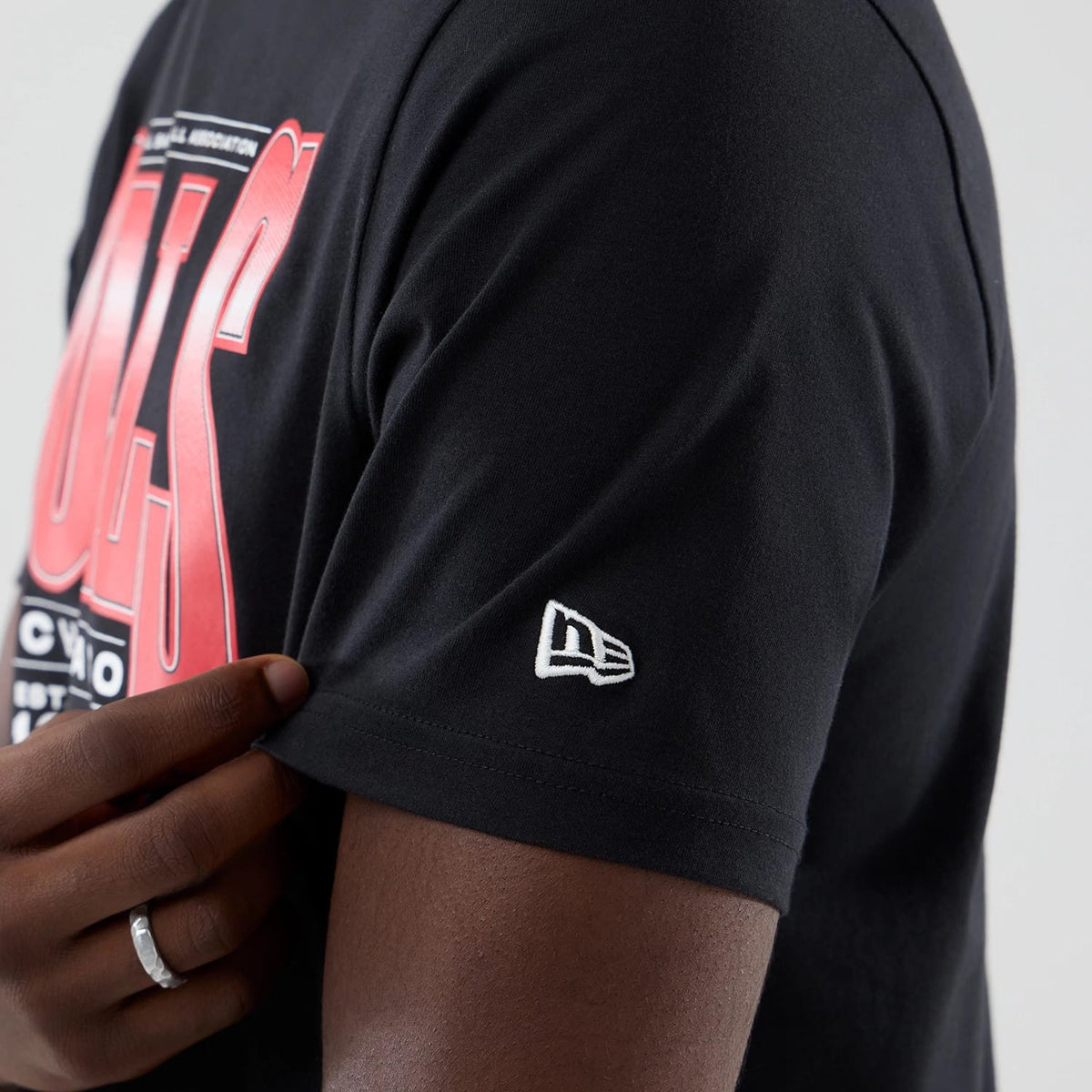 Chicago Bulls NBA Arch Graphic Black T-Shirt-zelvios