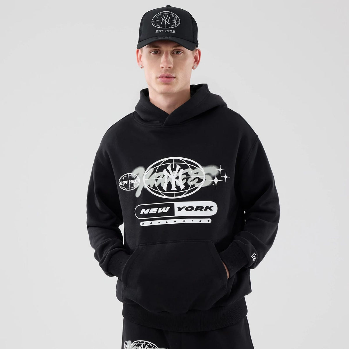 New York Yankees MLB Logo Graphic Black Oversized Pullover Hoodie-zelvios