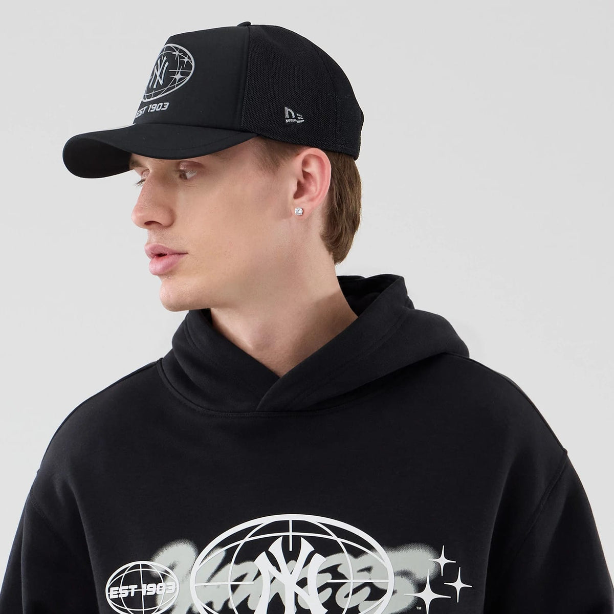 New York Yankees MLB Logo Graphic Black Oversized Pullover Hoodie-zelvios