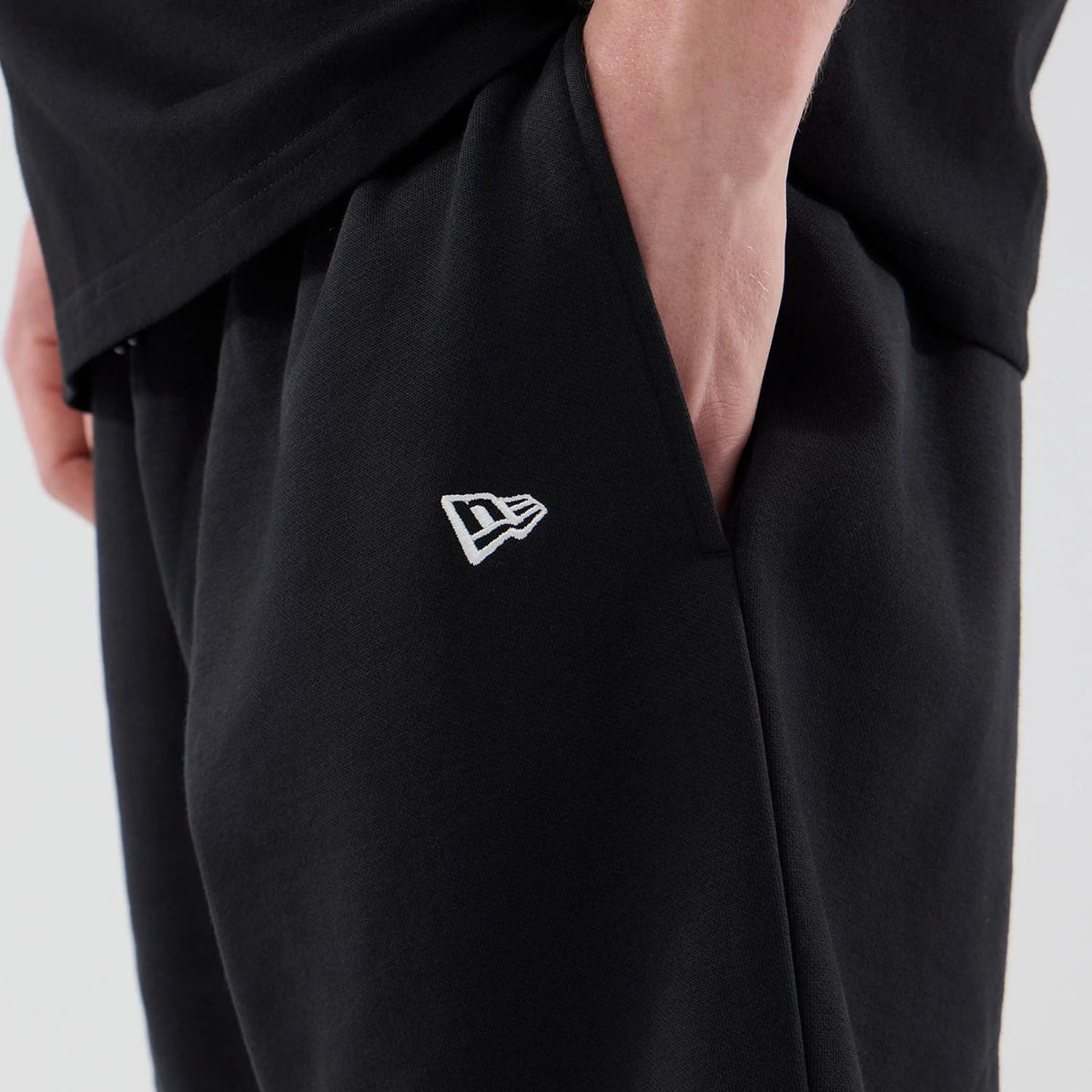 New York Yankees MLB Logo Graphic Black Oversized Shorts-zelvios
