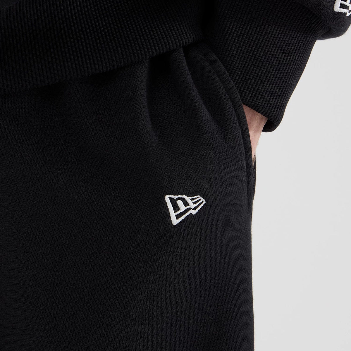 New York Yankees MLB Logo Graphic Black Straight Leg Joggers-zelvios