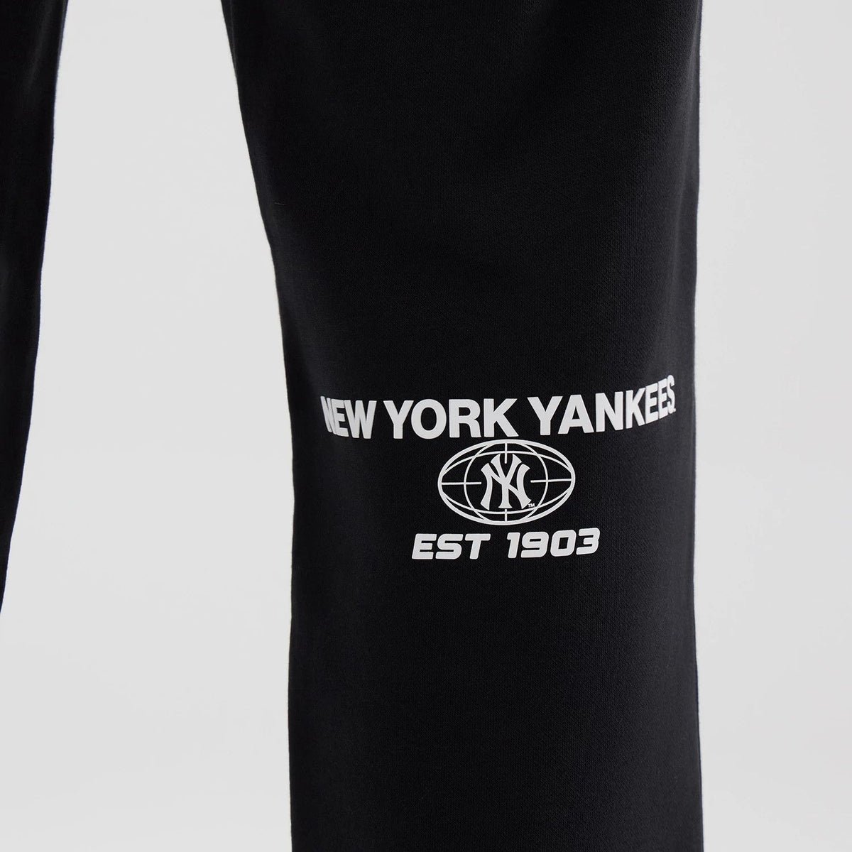New York Yankees MLB Logo Graphic Black Straight Leg Joggers-zelvios